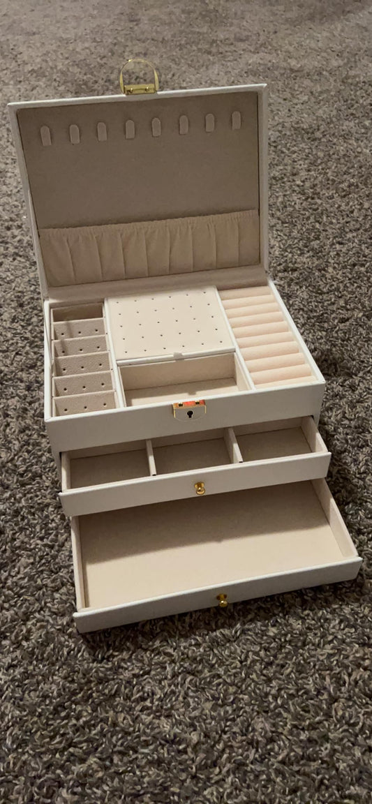 3-Layer jewelry organizers and storage